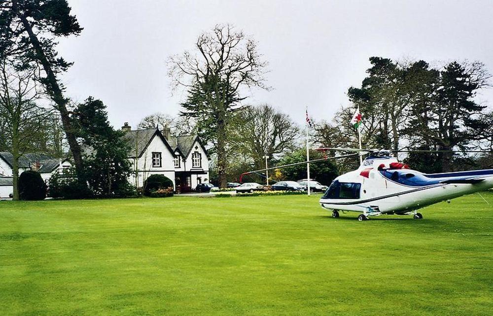Cross Lanes Hotel Wrexham Exterior photo